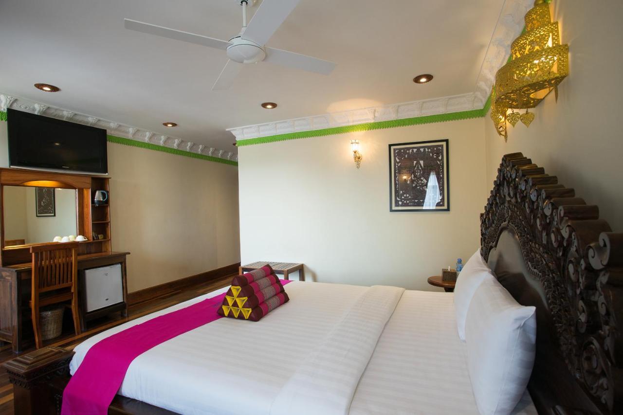 Okay Palace Hotel Phnom Penh Exterior photo